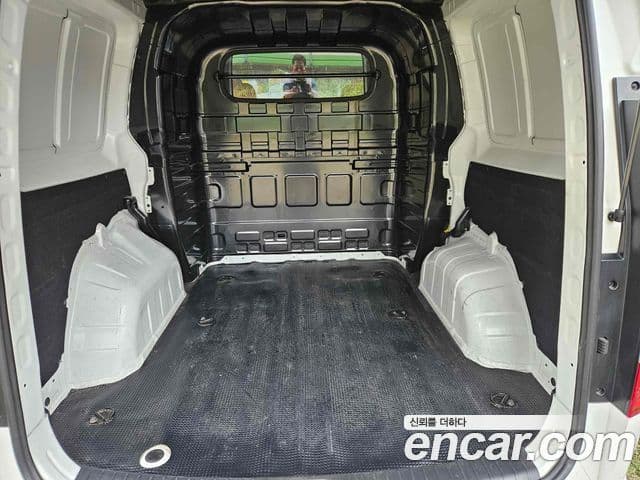 Hyundai Staria Smart, 2023 14