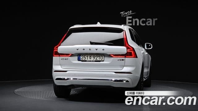 Volvo XC60 2세대 B5 Ultimate Bright, 2024 4