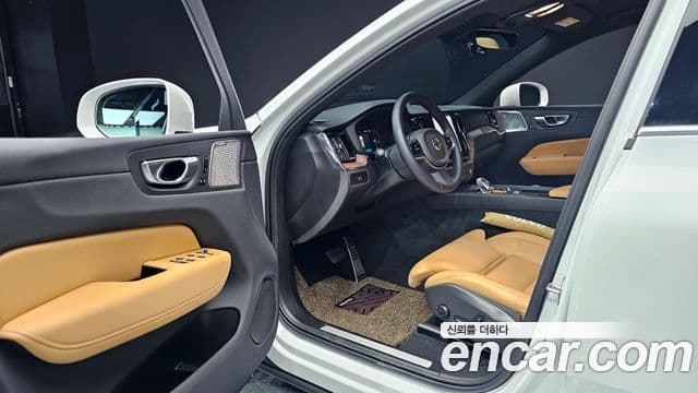 Volvo XC60 2세대 B5 Ultimate Bright, 2024 10