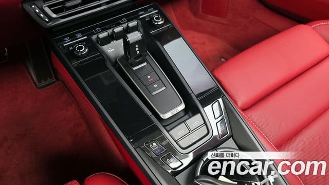 Porsche 911 (992) Carrera 4 GTS кабриолет, 2024 9