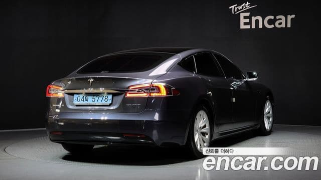 Tesla модель S, 2018 2