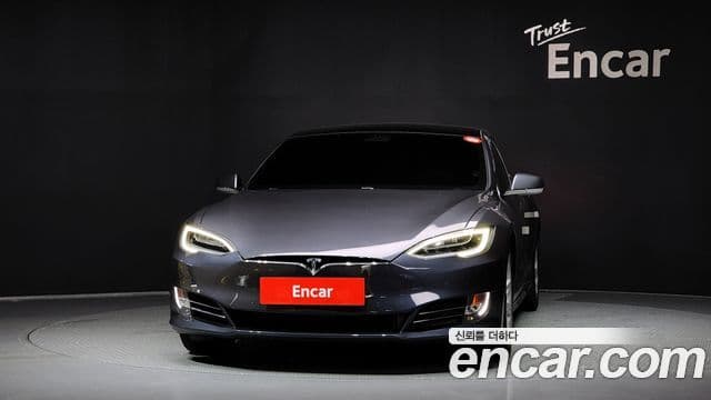Tesla модель S, 2018 3