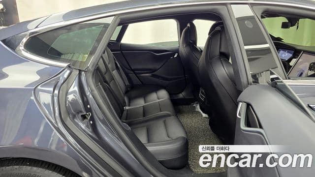 Tesla модель S, 2018 12