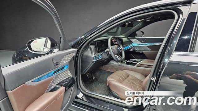 BMW i7 (G70) xDrive 60 M Sport, 2023 9