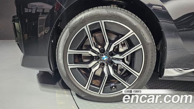 BMW i7 (G70) xDrive 60 M Sport, 2023 19