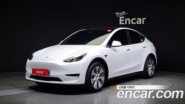 Tesla модель Y, 2023 1