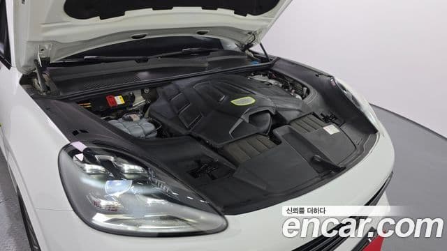 Porsche Cayenne (PO536) 3.0 E-гибрид купе, 2021 6