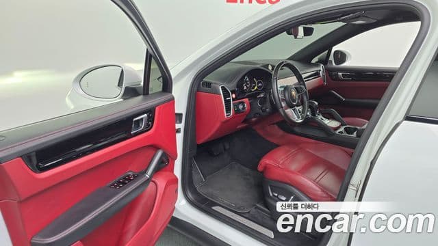 Porsche Cayenne (PO536) 3.0 E-гибрид купе, 2021 10