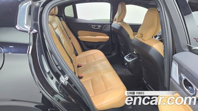 Volvo S60 3세대 B5 Inscription, 2021 12
