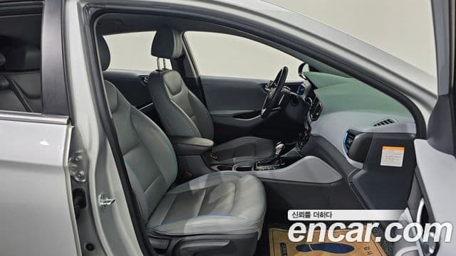 Hyundai Ioniq гибрид, 2019 10