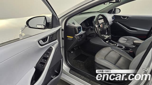 Hyundai Ioniq гибрид, 2019 11