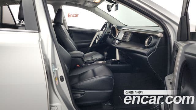 Toyota RAV4 4세대, 2013 11