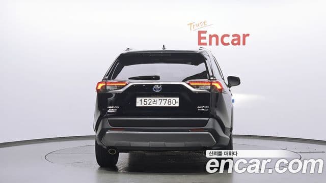 Toyota RAV4 5세대 2.5 4WD гибрид LTD, 2021 4