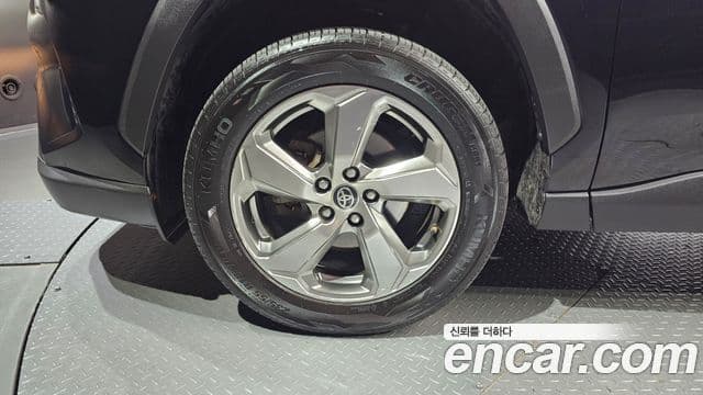 Toyota RAV4 5세대 2.5 4WD гибрид LTD, 2021 все фото