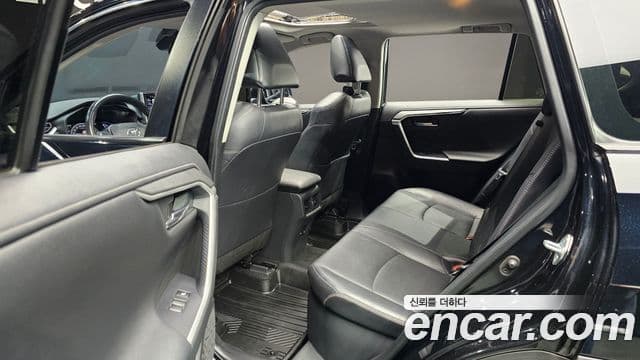 Toyota RAV4 5세대 2.5 4WD гибрид LTD, 2021 12