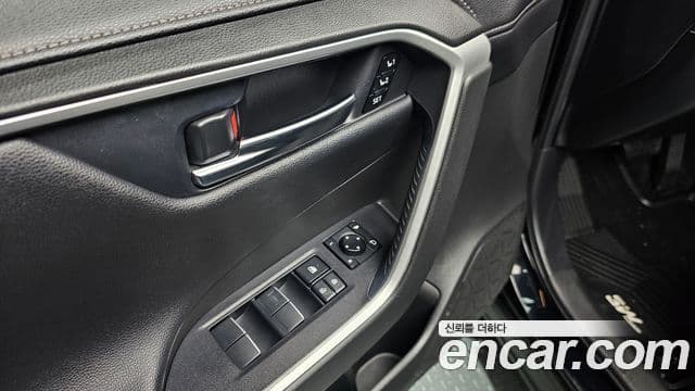 Toyota RAV4 5세대 2.5 4WD гибрид LTD, 2021 19