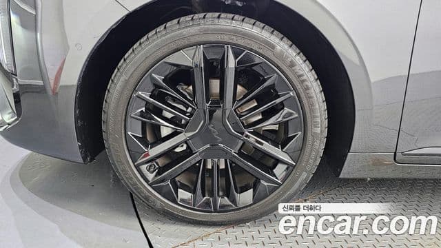 Kia The / новый New K8 гибрид Signature чёрный, 2025 все фото