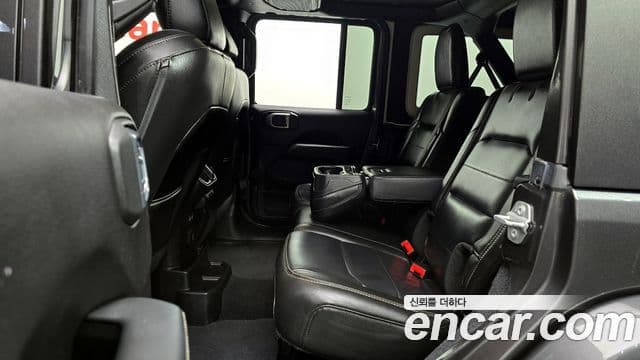 Jeep Wrangler (JL) 2.0 Overland 4도어, 2019 12
