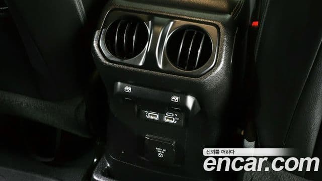 Jeep Wrangler (JL) 2.0 Overland 4도어, 2019 17