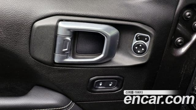 Jeep Wrangler (JL) 2.0 Overland 4도어, 2019 18