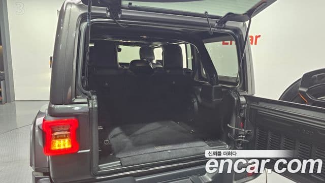 Jeep Wrangler (JL) 2.0 Overland 4도어, 2019 20