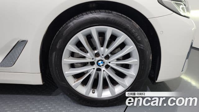 BMW 5시리즈 (G30) Luxury, 2023 все фото