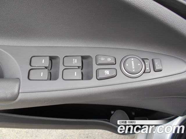 Hyundai YF Sonata Y20 Grand, 2011 9