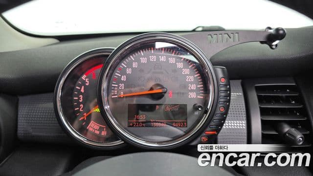 Mini Cooper D 3세대, 2015 8