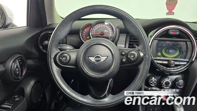Mini Cooper D 3세대, 2015 13