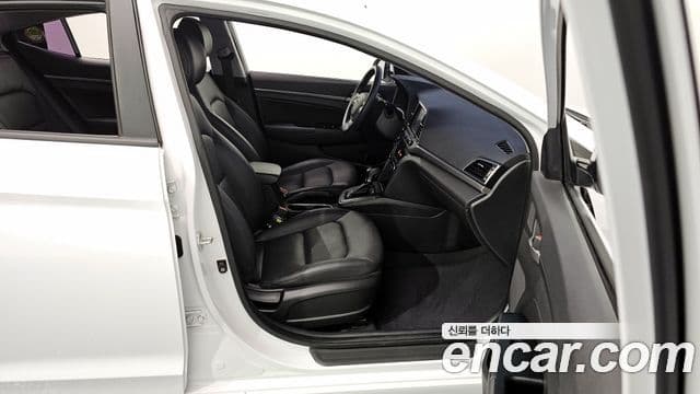 Hyundai Avante AD 1.6 GDI Value Plus, 2018 12