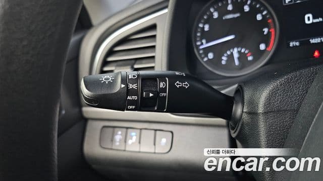 Hyundai Avante AD 1.6 GDI Value Plus, 2018 17