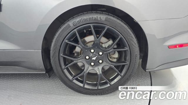 Ford Mustang кабриолет, 2020 все фото