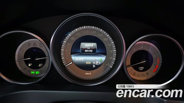 Mercedes-Benz E-класс W212 E200 кабриолет, 2016 8