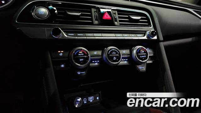 Genesis G70 Elite, 2019 19