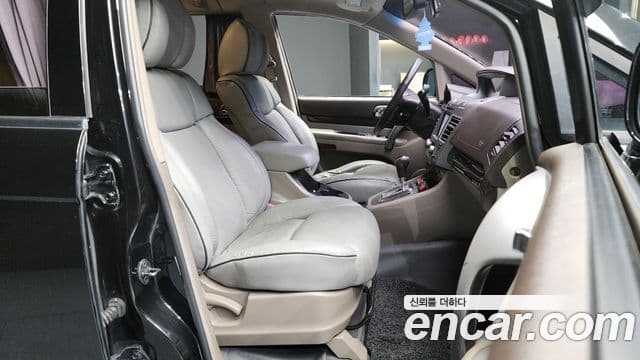 KG모빌리티(SsangYong) Korando 투리스모 4WD Chateau 11인승, 2014 11