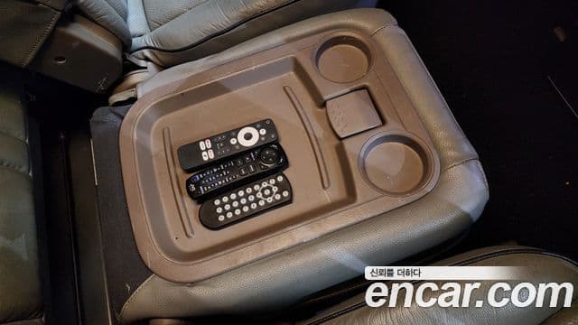 KG모빌리티(SsangYong) Korando 투리스모 4WD Chateau 11인승, 2014 17