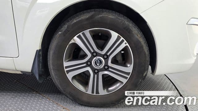 KG모빌리티(SsangYong) Korando 투리스모 4WD GT 9인승, 2015 все фото