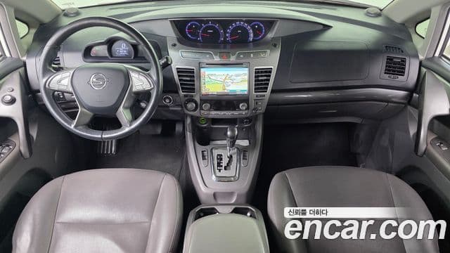 KG모빌리티(SsangYong) Korando 투리스모 4WD GT 9인승, 2015 7