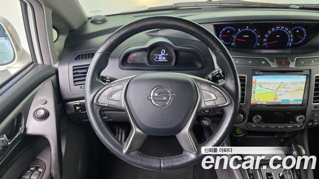 KG모빌리티(SsangYong) Korando 투리스모 4WD GT 9인승, 2015 14