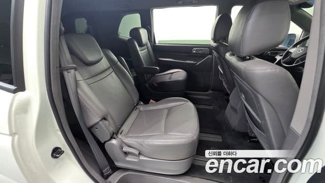 KG모빌리티(SsangYong) Korando 투리스모 4WD GT 9인승, 2015 18