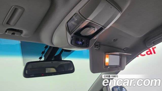 KG모빌리티(SsangYong) Korando 투리스모 4WD GT 9인승, 2015 19