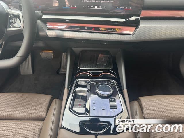 BMW 5시리즈 (G60) 520i M Sport, 2025 9