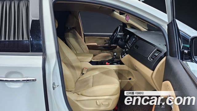 Kia All New Carnival Prestige, 2017 18