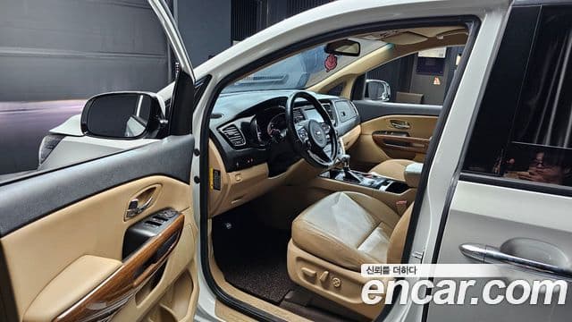 Kia All New Carnival Prestige, 2017 4