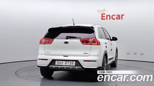 Kia Niro Prestige, 2018 4