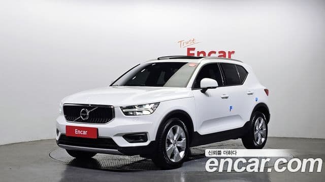 Volvo XC40 B4 Momentum, 2021 1
