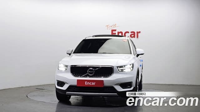 Volvo XC40 B4 Momentum, 2021 3