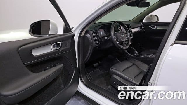 Volvo XC40 B4 Momentum, 2021 10