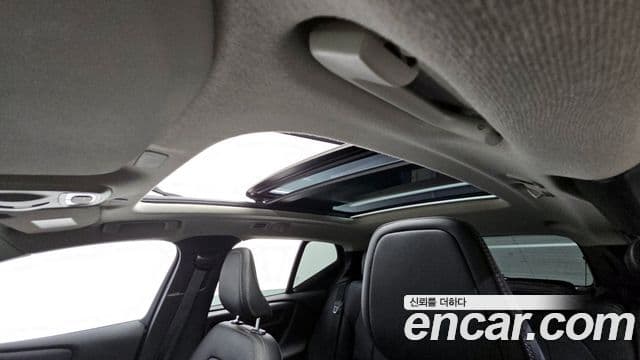 Volvo XC40 B4 Momentum, 2021 19