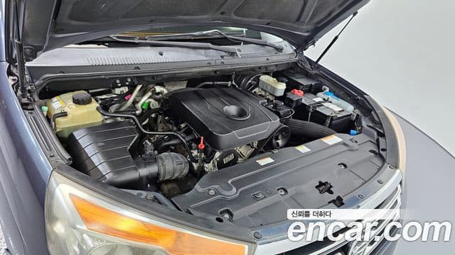 KG모빌리티(SsangYong) Korando 투리스모 4WD RT 9인승, 2014 6